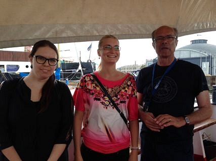 Visitors to Open Ship Day in Tallinn und Prof. Dr. Günter Leugering, Vice President for International Affairs of FAU (Image: FAU/Blandina Mangelkramer)